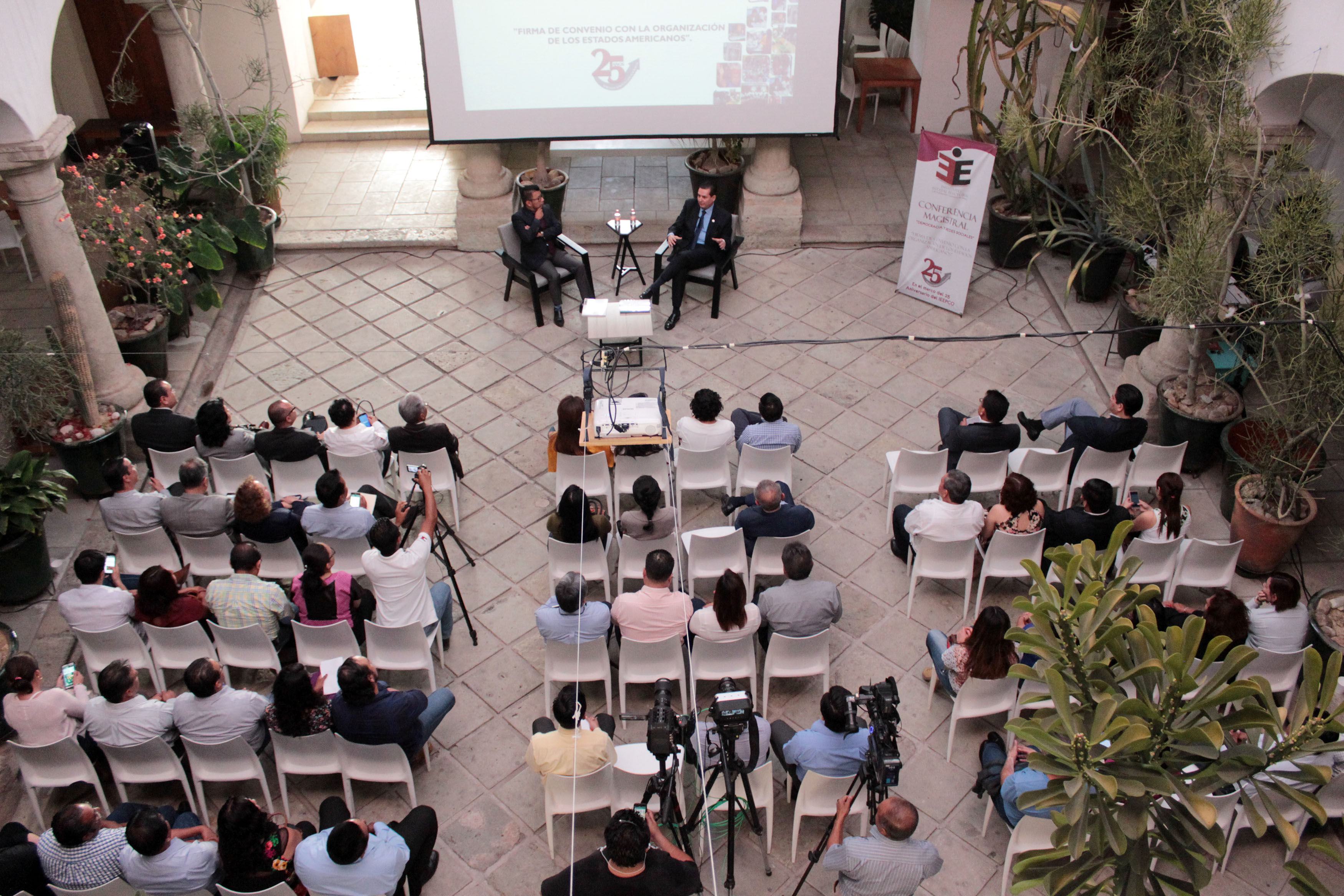 Conferencia Magistral 